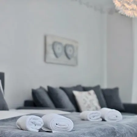 Porto Eli Apartman *